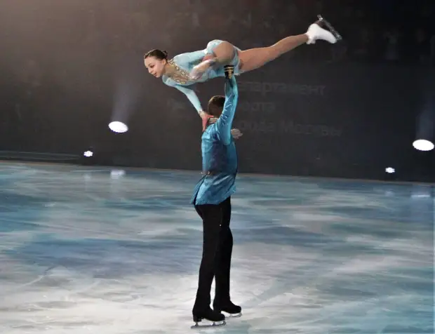 Ледовое шоу "Влюбленные в фигурное катание"