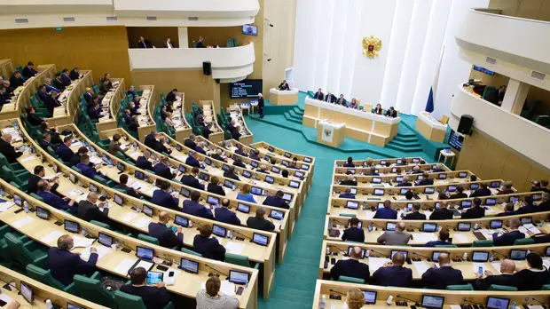 В Совфеде рассмотрели законы по поддержке населения и бизнеса на фоне COVID-19