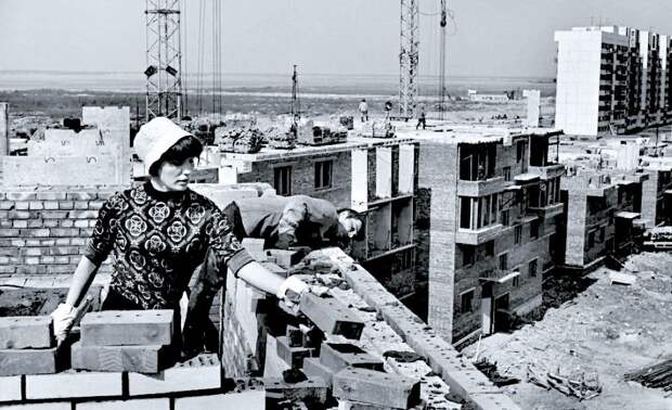 Строительство жилья на Васильевском острове, Ленинград, 1972 г.