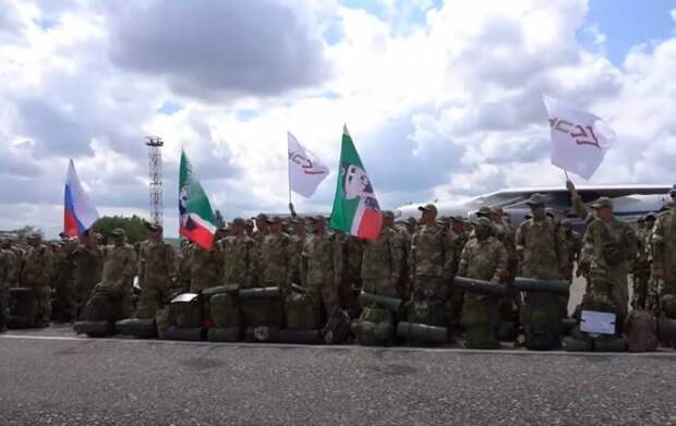 Очередной отряд добровольцев вылетел из Грозного в зону спецоперации на Украине