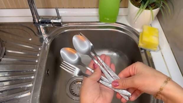 Зачем добавлять соль в средство для мытья посуды: