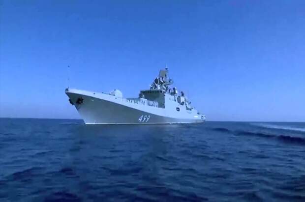 Путин присвоил фрегату «Адмирал Макаров» почетное наименование гвардейского