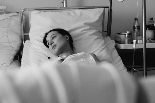 Луис Сквиччиарини показал кадры с Лерчек из больницы: «Как мне хочется забрать всю её боль»