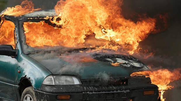 Взрыв автомобиля в Балашихе: СВУ сработало в машине у жилого дома, погиб военный