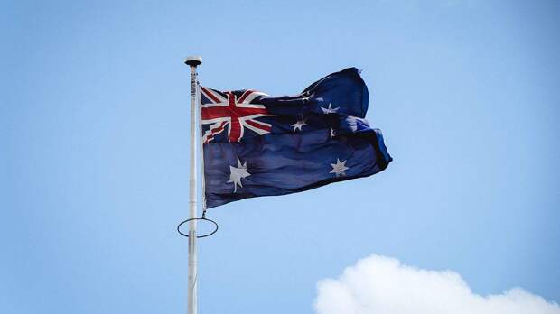 Небо окрасилось в кроваво-красный цвет из-за циклона в Австралии