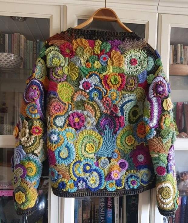 https://ru.pinterest.com/zhanna_rybkina/freeform-crochet/