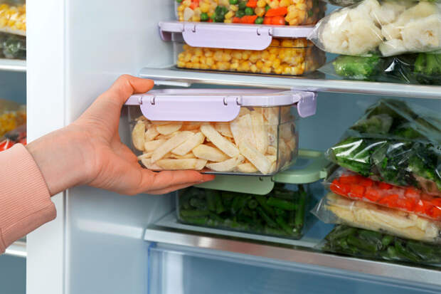 Эксперт Кузнецова: слизь и пузырьки говорят о порче продукта, даже если запах нормальный