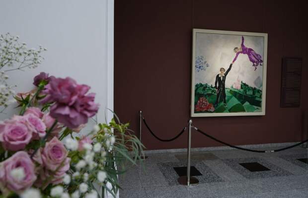 В Минске впервые представили шедевр Шагала «Прогулка»