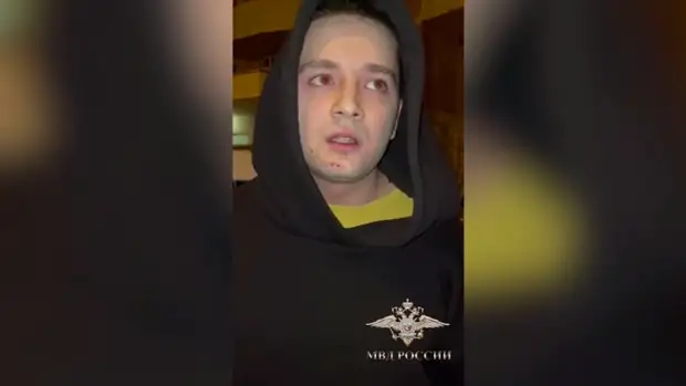 «Просто ударил по картонке»: хулиган, сломавший макет бабушки с флагом, объяснил свой поступок