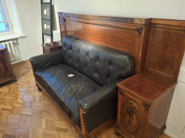 В Москве нашли мебель из легендарной редакции «Гудок», помнящую Катаева и Багрицкого