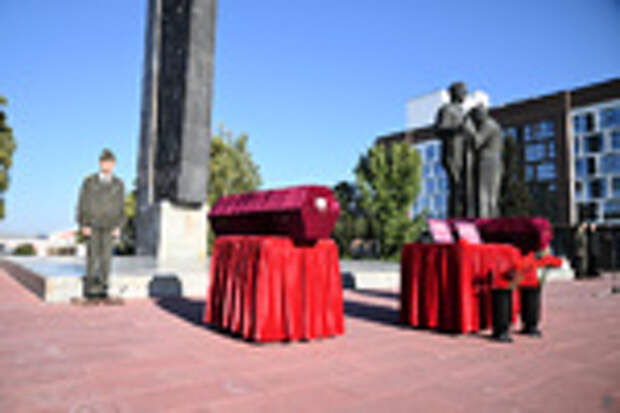 Воинские почести красноармейцев в Барнауле / Фото: barnaul.org