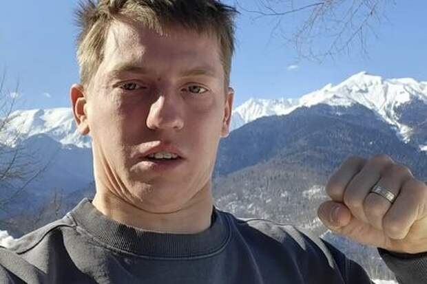 Алексей Щербаков вылетел в Казахстан на премьеру фильма