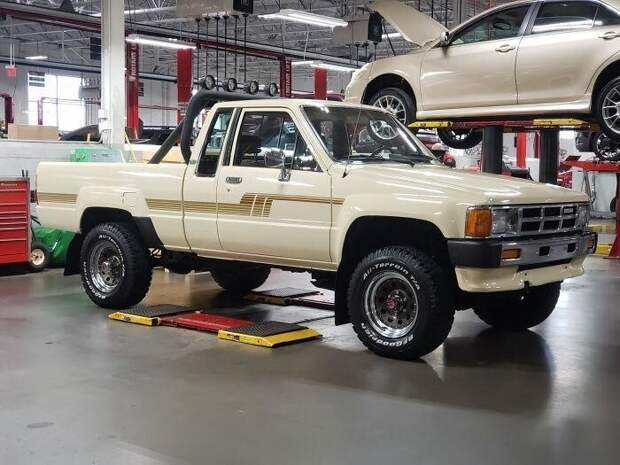 Toyota 86 года, 211 тысяч миль. В идеальном состоянии Toyota 86 года, 211 тысяч миль. В идеальном состоянии