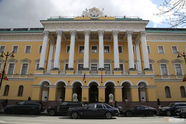 «От викинга до зверья, от босоты до царя». Питерская героика с Евгением Вышенковым