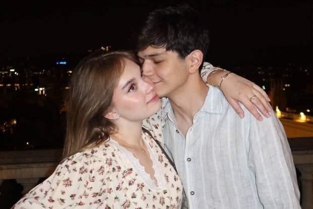 Akmal' женился в мечети