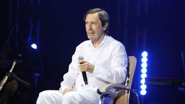 Директор Носкова дал комментарий о госпитализации певца