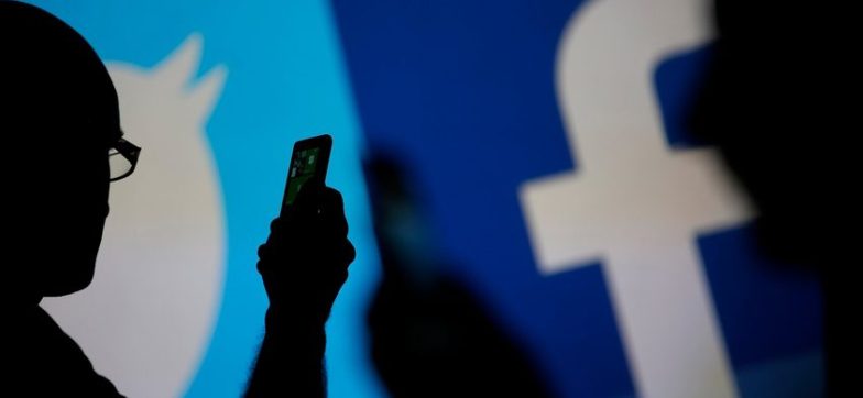 Роскомнадзор наложит на Twitter и Facebook штрафы