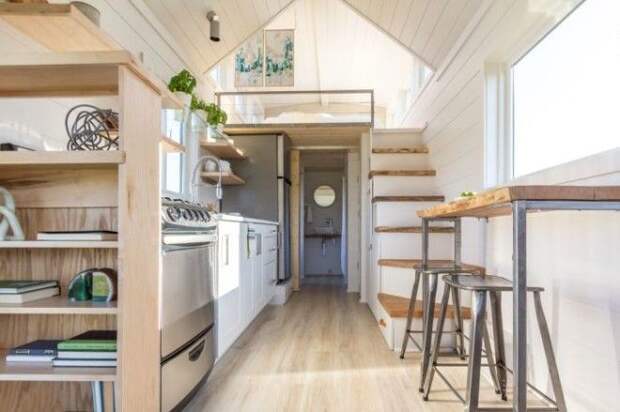 Домик на колесах «Эльза» имеет жилую площадь 30 кв. метров. | Фото: tinyhousetown.net. Домик на колесах Эльза имеет жилую площадь 30 кв метров Фото tinyhousetownnet