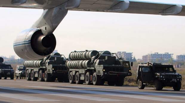 Воздушный щит: Минобороны РФ грозится сбивать неопознанные самолеты в Сирии
