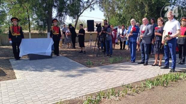 В Джанкойском районе открыли мемориал в честь лётчиков, погибших при падении вертолёта