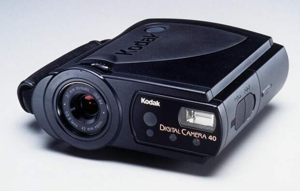 10. Цифровой фотоаппарат Kodak DC40 даже в 1995 году давал не самое лучшее качество картинки. Но проблема в большей степени состояла в том, что все остальные аппараты уже обладали цифровыми дисплеями, а он — нет. Но зато стоил 1000 долларов trend, в мире, вещи, инновация, музей, неудача