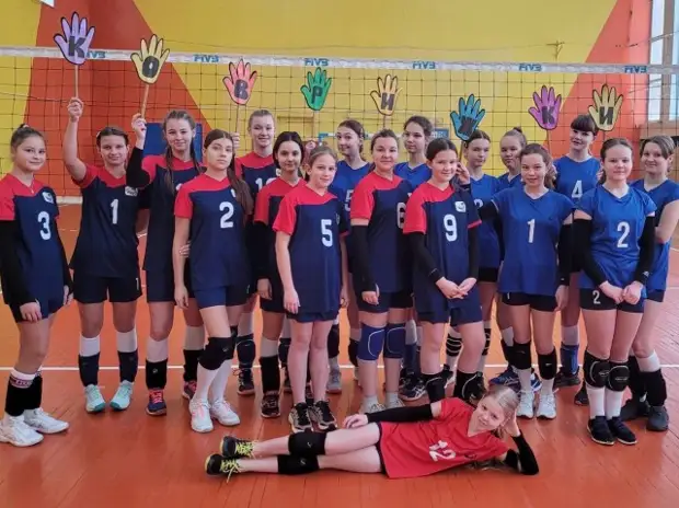 Спортивная школа 4 отзывы. ДЮСШ 4 Петрозаводск волейбол девочки. Новоспасское волейбол 18 декабря. ДЮСШ 1 Луганска волейбол. ДЮСШ 17.