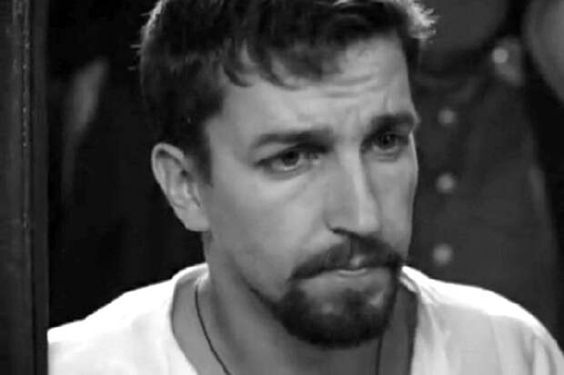 Актера и режиссера Котрелева похоронили на Ваганьковском кладбище в Москве