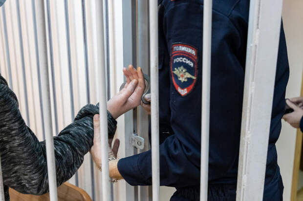 В Ясногорске мужчину арестовали на 10 суток за кражу бутылки вина