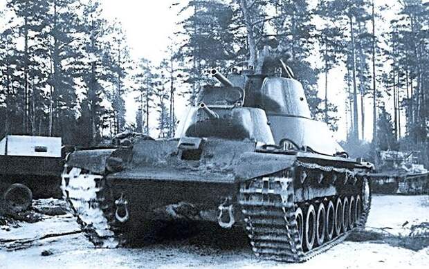 Экспериментальный советский тяжёлый танк Т-100.