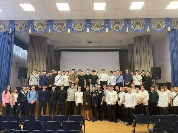 Студенты Альметьевского колледжа встретились с ветеранами СВО