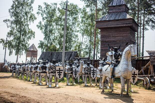 История о том, как  из мусорной свалки  в Сибири сделали средневековую крепость