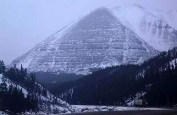 Рукотворные пирамиды ледяной Аляски