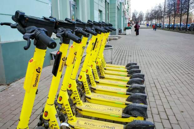 Губернатор Алексей Текслер потребовал навести порядок с электросамокатами в Челябинской области