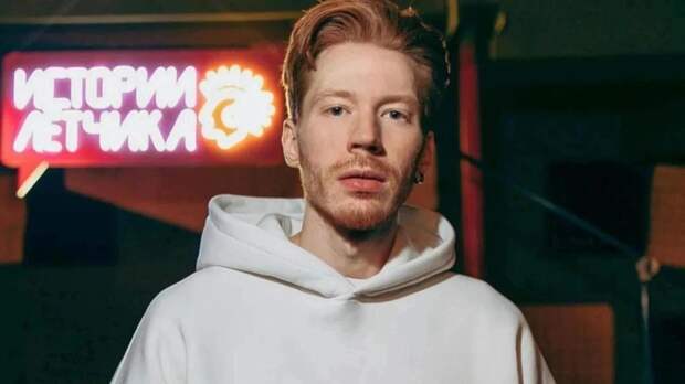 Никита Пресняков отправился на отдых в Испанию с друзьями