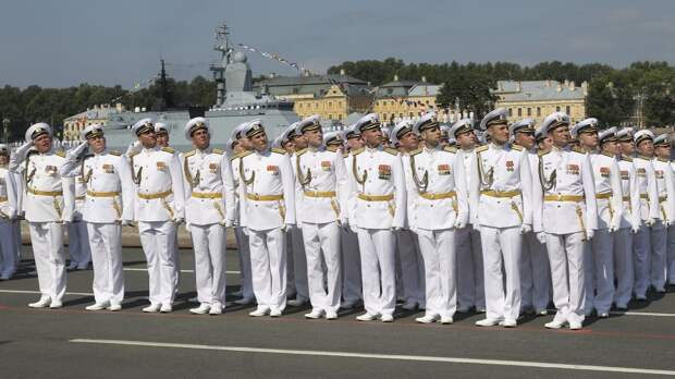 В Минобороны РФ сообщили о начале генеральной репетиции парада ко Дню ВМФ в Петербурге