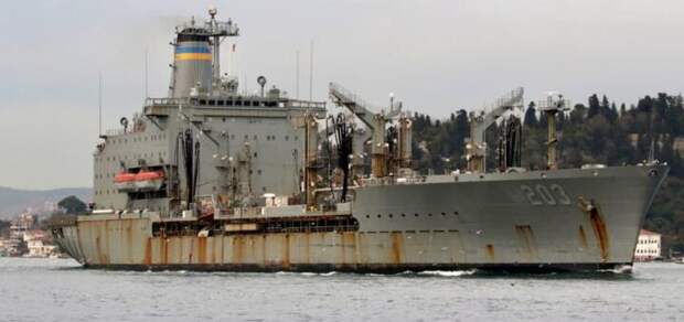 Корабль ВМС США Laramie помог украинцам