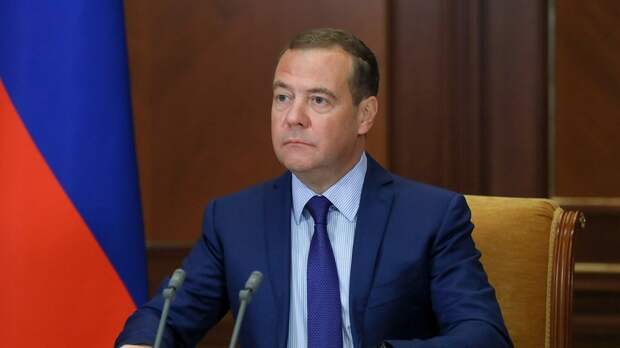 Медведев нецензурно высказался о мирном плане Зеленского