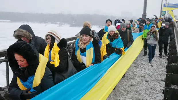 «Действия Киева бьют рикошетом по обычным гражданам»: чего достигло руководство Украины в 2018 году