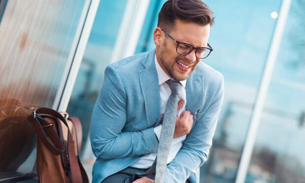 Ишемию сердца можно спутать с больным желудком, но есть одно важное отличие