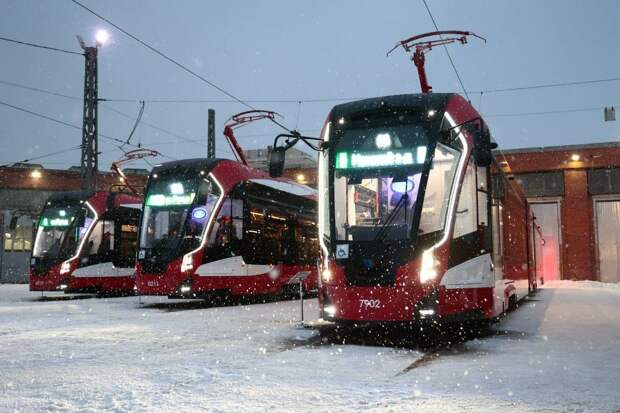 В Петербурге назвали маршруты транспорта, который будет ходить в новогоднюю ночь