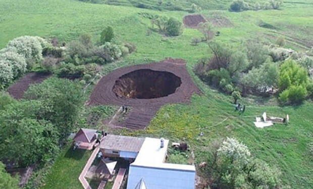 Провал грунта открыл тайны прошлого