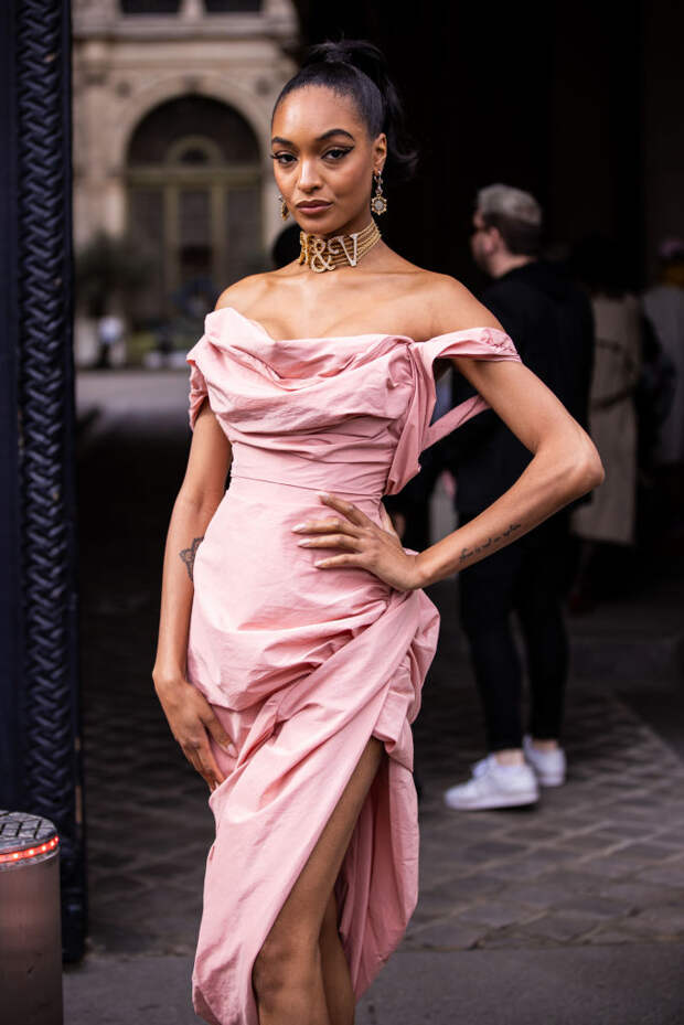 Джордан Данн и Жанель Монэ выбрали одинаковые платья для шоу Vivienne Westwood