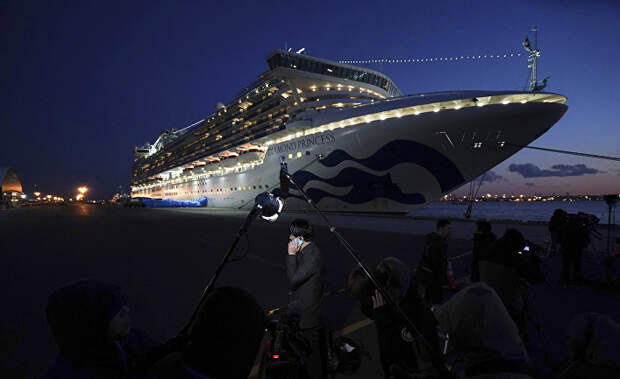 Находящийся в карантине круизный лайнер Diamond Princess
