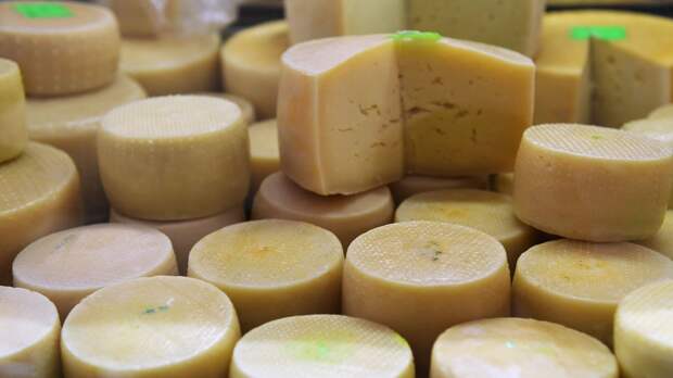 В России вырос спрос на твердые сыры