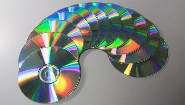 Японское изобретение: компакт-диски, DVD-диски и Blu-Ray.
