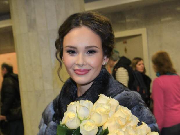 Алексей Воробьев засмущал Аиду Гарифуллину в гримерке: «Ты прекрасна!»