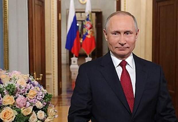 Владимир Путин поздравил женщин России с праздником – Международным женским днём.