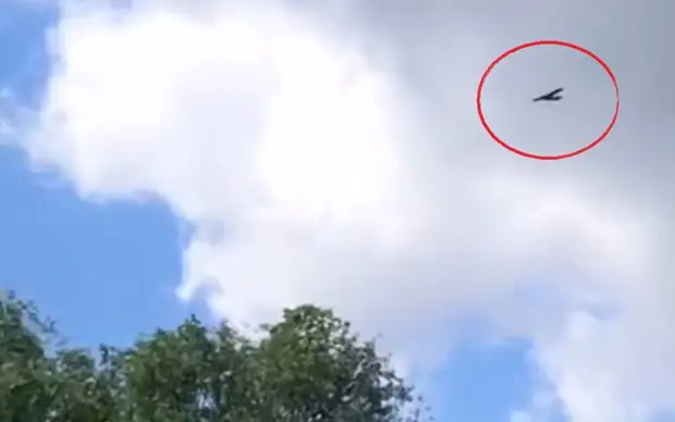 Атака на Салават 24 сентября. БПЛА летит и его никто не сбивает. Скрин видео.