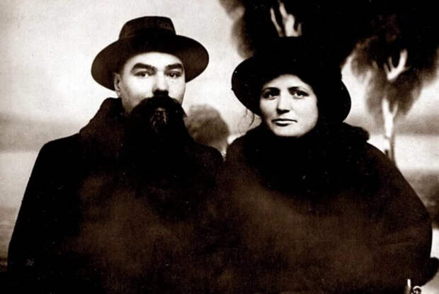 Валерий Брюсов с супругой Иоанной Рунт. Фото: https://24smi.org