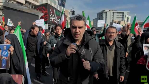 Тысячи жителей Тегерана вышли на улицы, чтобы поддержать Моджтабу Хаменеи